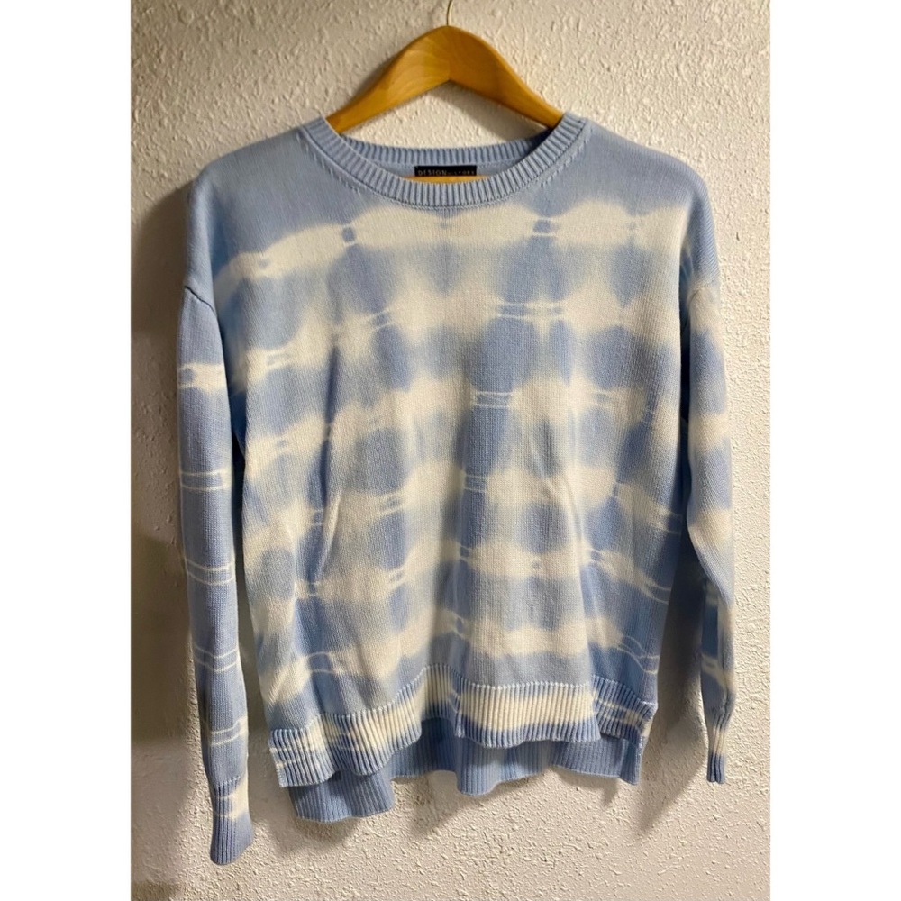 Design History Sky Blue and White women’s Crewneck Sweater, large